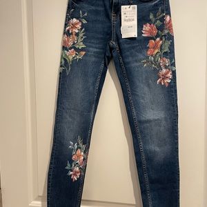 ZARA MID RISE FLOWER PRINT JEANS 36 NWT